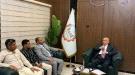  وزير الخدمة المدنية يلتقي محافظ سقطرى ويؤكد أولوية أبناء الأرخبيل في التوظيف العام ومعالجة جوانب القصور الإداري