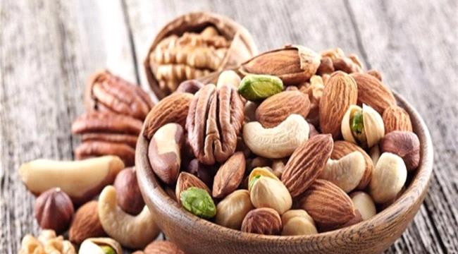 ليست كل المكسرات سواء.. طبيبة ترتبها من الأكثر فائدة إلى الأقل